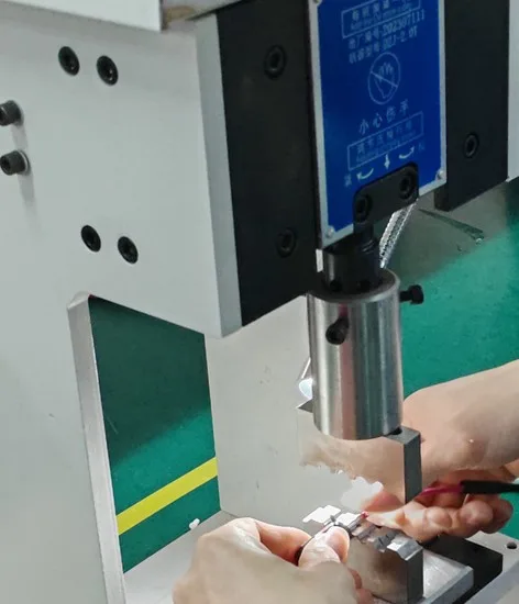 Yingda MPO connector boot crimping 472x550