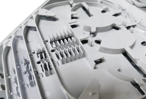 ftth drop cable fiber optic distribution box, 30 cores single fiber, 2 uncut port, ip65 white