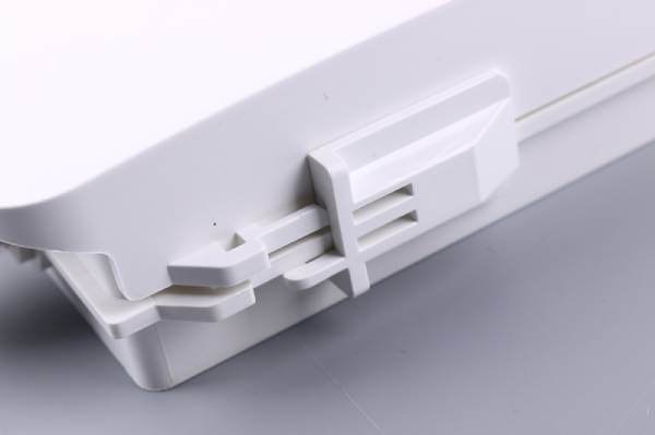 ftth 1x8 fiber splitter box,3 cable glands 7 12mm, sliding shackle cover, 8 sc adapter bracket, white