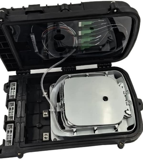 new 1x8 splitter ftth termination box outdoor pole / wall mount, black pp+gf material, ip65, 36 cores splicing,3 inlet 12mm, 8 outlet 2x3mm sc connectors