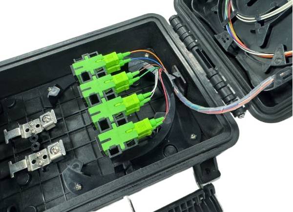 new ip68 waterproof ftth distribution box for drop cable 2x3mm 2x5mm,8 sc adapters, 1x8 plc splitter