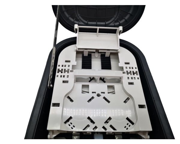 outdoor pole mounting fiber distribution unit, 16 port sc flat drop cable exits with rubber, 2pcs 1x8 sc adapter bracket and splitters,16 cores bunchy fiber splicing