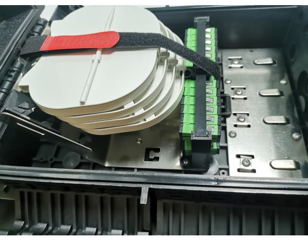 ip68 underwater ftth fiber optical termination box otb, wall pole mounting with ss304 metal sheet and cable clamps, 1x8 1x16 splitter enclosure