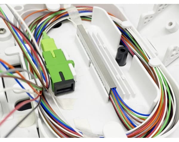 flat drop cbale exit odb fiber optic splitter distribution box, 16 ports, black, pole wall aerial