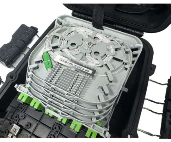 new 16 cores odb fiber optic cable distribution box, max. 48 cores capacity, 16pcs drop cable household, 16 sc adapters with 1x16 splitter