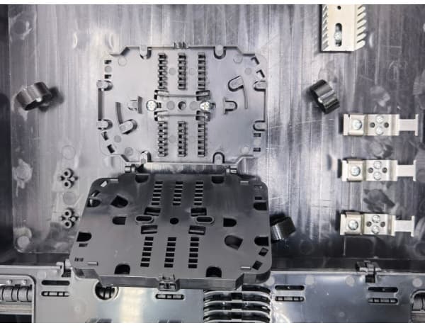 gpon fiber distribution box outdoor, 48 cores fusion splice,1 cable gland, 2 uncut ports, 24 round ports for ftth drop cables