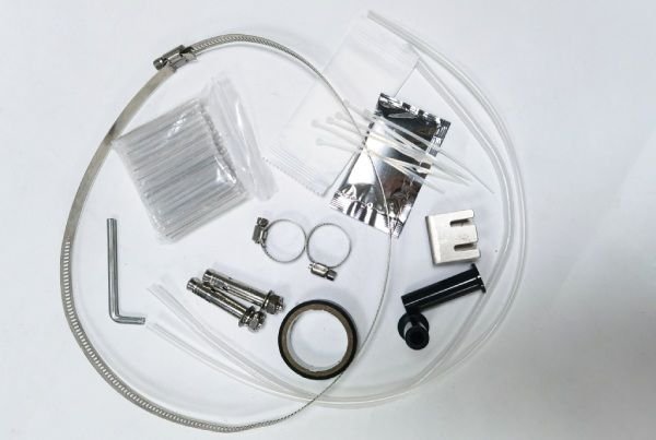 ip68 outdoor pole mount 8 port ftth splitter box for 1x8 passive splitter steel tube, with splice tray for splicing and splitting, 2 uncut cable ports with corning adapter