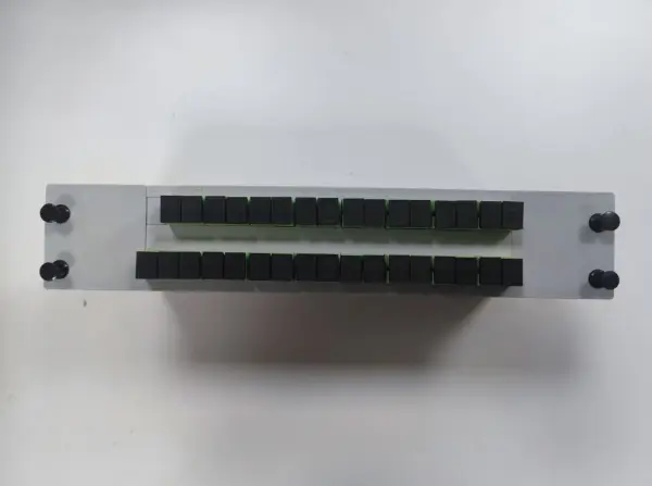 1x32 splitter lgx module with 2 ways 16 couplers, sc apc connectors,lowloss ,high uniformity, 55db return loss.