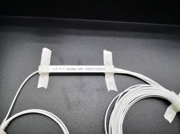 1u rack mounted plc splitter 1x8 19inch with sc connectors and couplers,print customer logo and number and mark