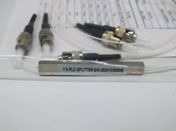 single mode fiber optic splitter 1x4 st upc connectors, 1.5 mts, g.657b3 fiber, bag pack