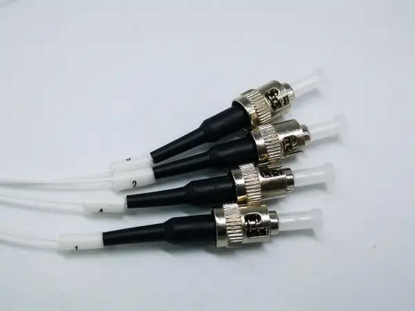 single mode fiber optic splitter 1x4 st upc connectors, 1.5 mts, g.657b3 fiber, bag pack