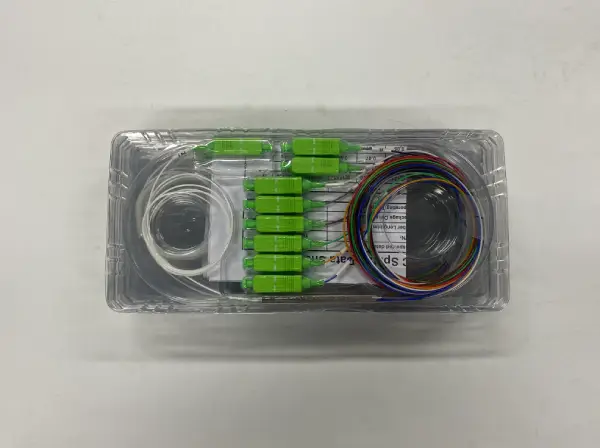 8 way mini plc splitter 1x8 for telecom, with sc apc connectors and pigtials, colored loose tube 0.9mm with individual pack