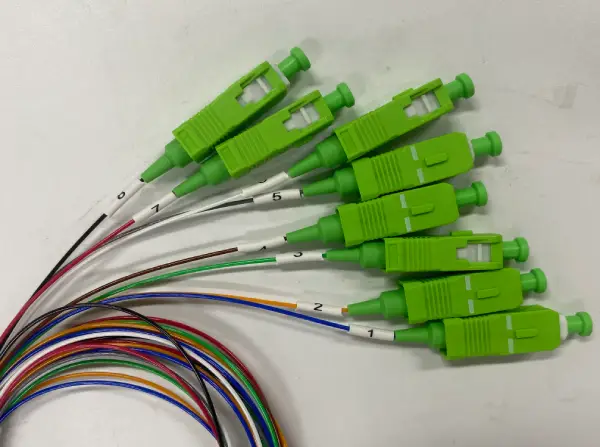 8 way mini plc splitter 1x8 for telecom, with sc apc connectors and pigtials, colored loose tube 0.9mm with individual pack