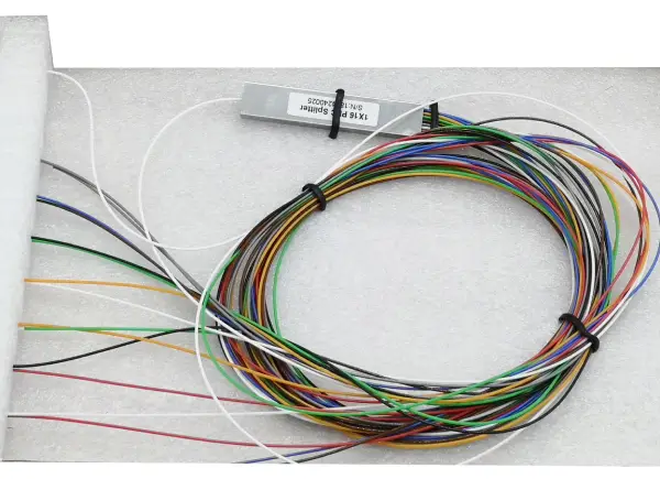 ftth 1 16 splitter for single mode fiber g.657, 13.7 db insertion loss, 1.2 db loss uniformity, lc/apc connectors green, 20pcs/box foam pack