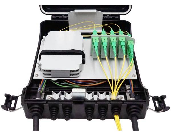 2 in 5 out round rubber seal fiber distribution box, 24 cores single fiber splicing with 2 splice trays, 24 sc adapters, wall pole mount