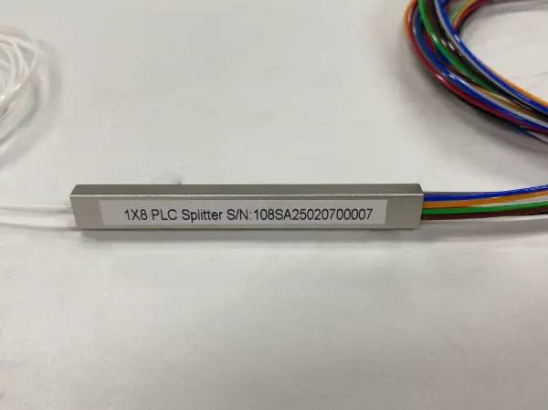 8 way mini plc splitter 1x8 for telecom, with sc apc connectors and pigtials, colored loose tube 0.9mm with individual pack
