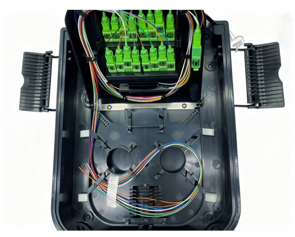 new black ip65 outdoor fdb fiber distribution box, 16 round ports, 4 cable entry, 1x16 1x8 splitter