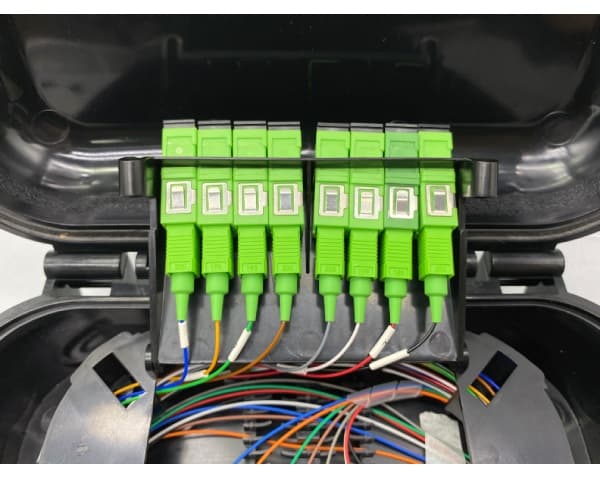 new black ip65 outdoor fdb fiber distribution box, 16 round ports, 4 cable entry, 1x16 1x8 splitter