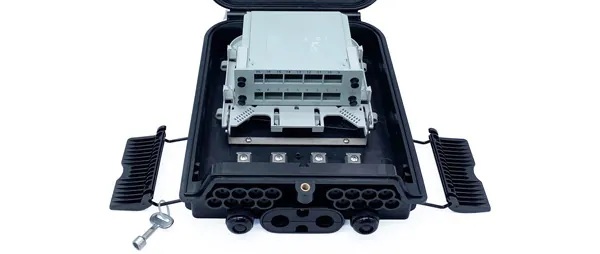 new black ip65 outdoor fdb fiber distribution box, 16 round ports, 4 cable entry, 1x16 1x8 splitter