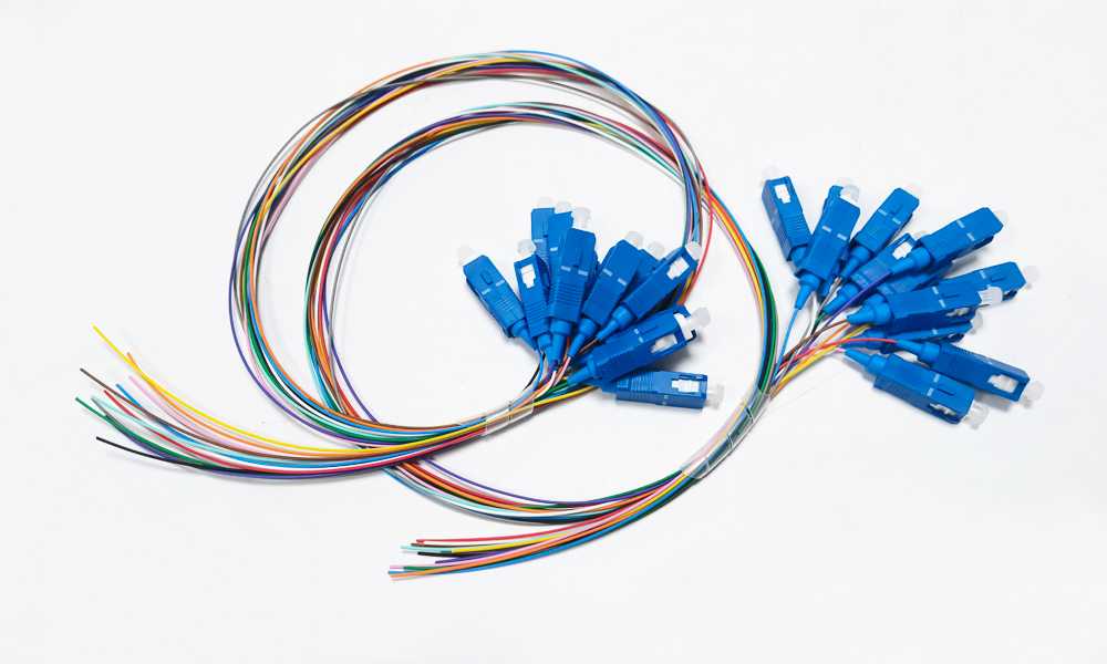 sc upc pigtail in fiber single mode g657a1 os2 0.9mm 12 colors high performance optical cable 0.5m