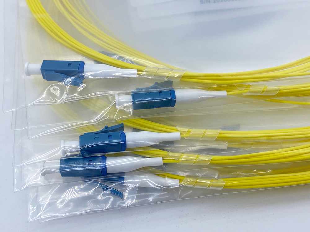 lc upc single mode fiber optic pigtail, 0.9mm yellow jacket for high speed telecom ftth applications
