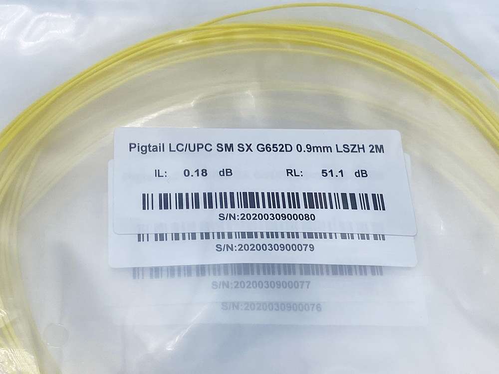 ultra low loss sm lc pigtail 0.2db insertion loss, os2 standard, bend insensitive fiber g.657b3