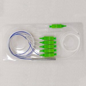 1:5 fiber splitter cable unbalanced spliting ratio 70:30, sc apc connectors at both side 1m, g657a1 smf, in white, out ch1: blue 70%, ch2 5: white 7.5% each