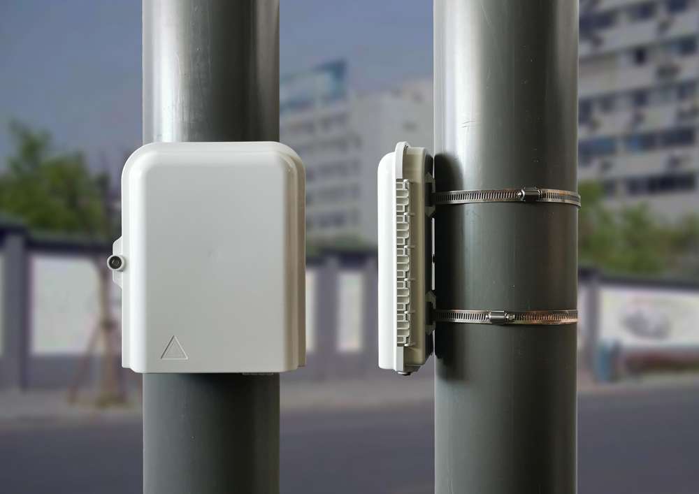 fdb0208c fiber distribution box white uncut port pole mounted