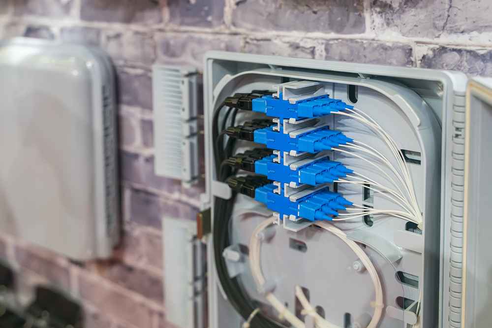 fdb0216g fiber optic box for 1x16 splitter distribution splitting,storage and splicing, wall mounted sc upc