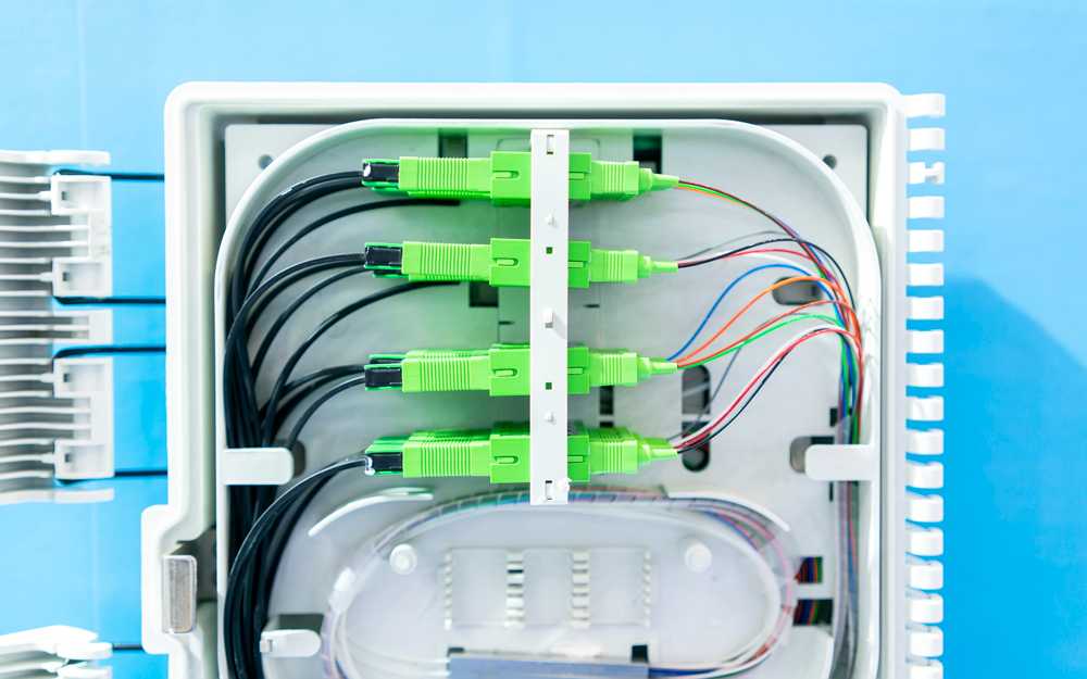 fdb0216g white optical fiber splitter box enclosure sc apc drop cable patch cord, connected with colored pigtails sc 16 cores
