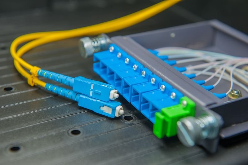 does otn use optical fiber plc splitter featured image